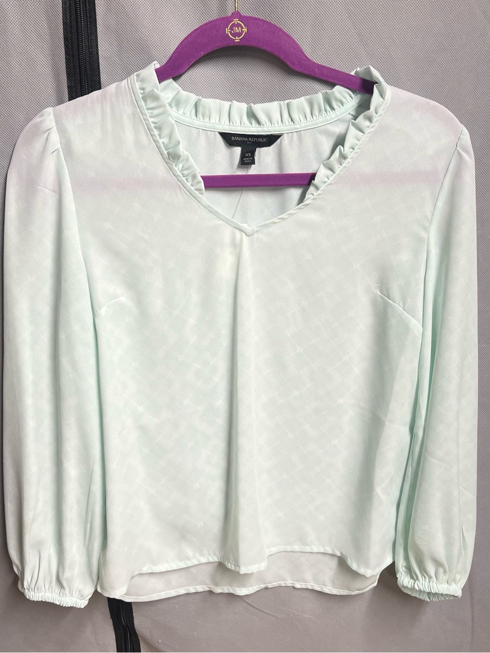 NWT Banana Republic Mint Ruffle V-Neck Long Sleeve Blouse